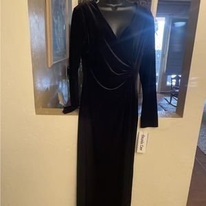 Amanda Lane Woman’s Black Velvet Evening Dress Size 12 BNWT